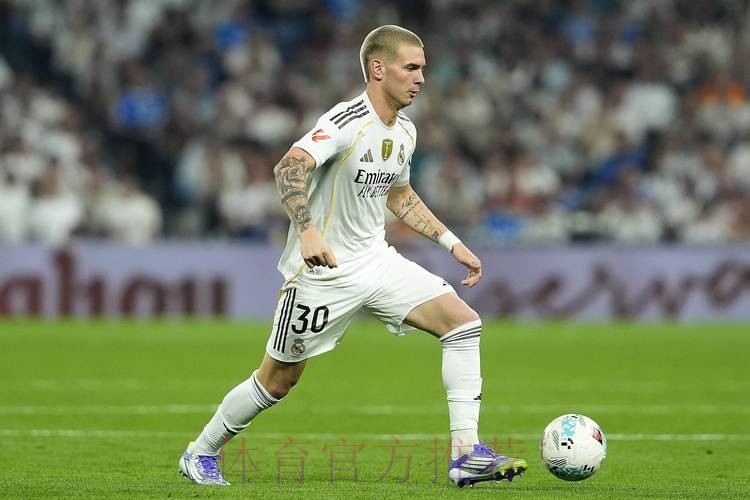 皇马有意16岁小将马斯坦托诺 解约金4500万欧 皇马有意16岁小将马斯坦托诺 解约金4500万欧